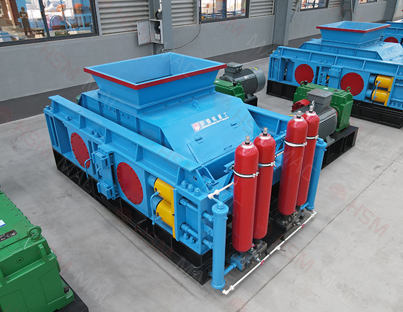 液壓對輥制砂機(jī)褐鐵礦與磷礦干選破碎利器，輕松產(chǎn)出1-5mm細(xì)砂